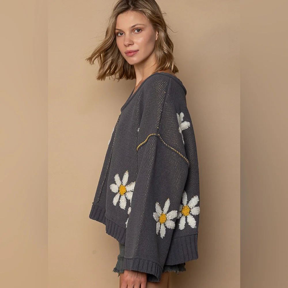 #163 New! Pol Oversized Flower Sweater Front/Back - Picture 2 of 4